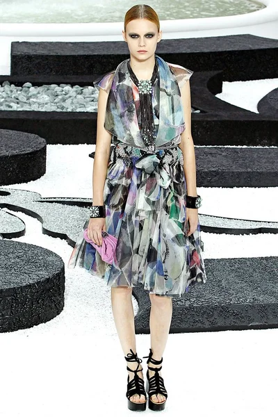 Look 50